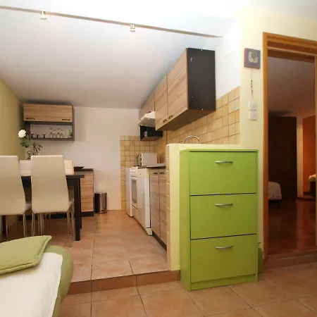 Alenka 1930 アパート バニョレ