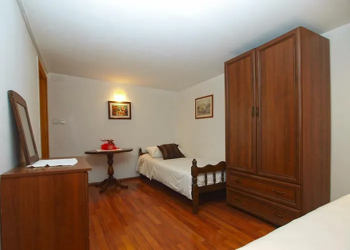 Alenka 1930 반졸레